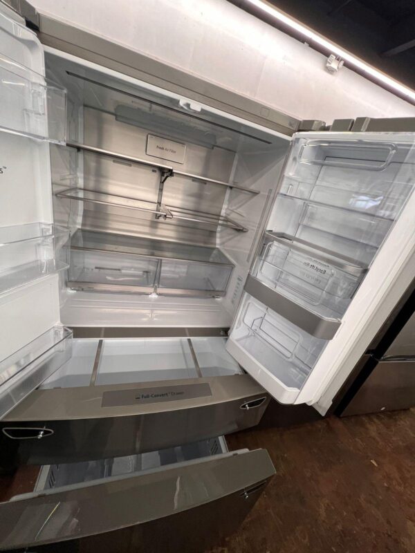LG French Door Refrigerator - External Water Despenser - Image 2