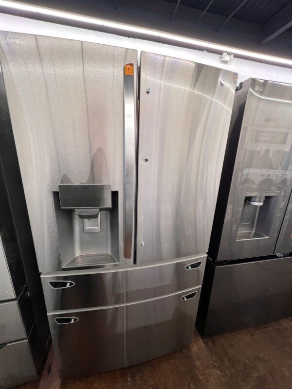 LG French Door Refrigerator - External Water Despenser