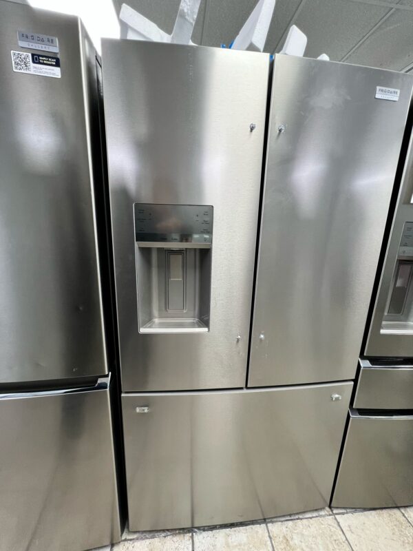 Scratch Dent Fridgidaire French Door Refrigerator In Stainless Steel
